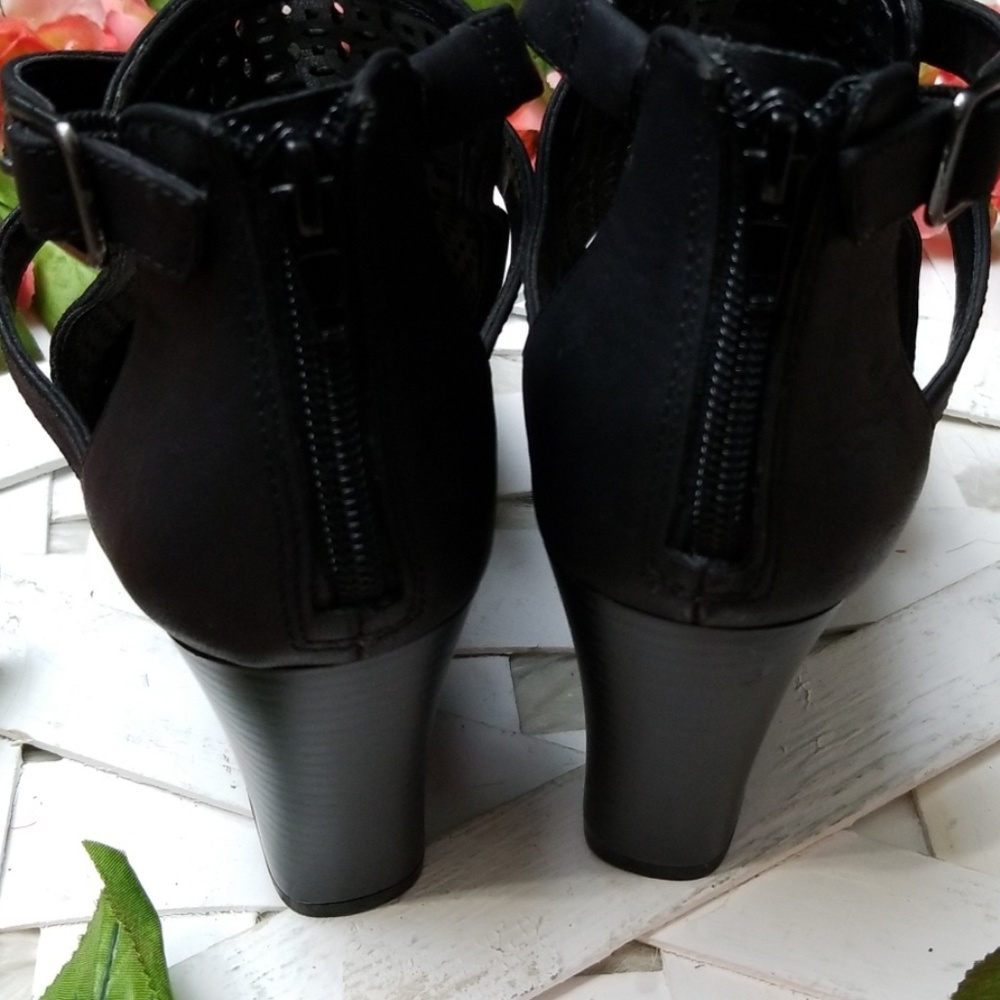 INC International Concepts sz 9 Black Wedges - Picture 4 of 5